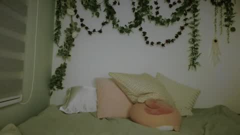 Snapshot of emilyalexa chatting on May 24, 12:32 pm Emily Alexa online show from May 24, 12:32 pm