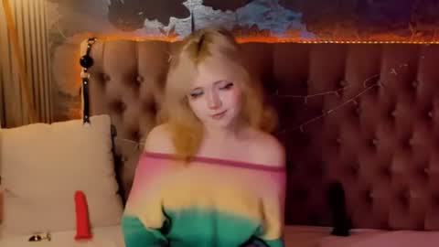 Snapshot of emilyangels chatting on June 16, 6:05 am Baby Emelli online show from June 16, 6:05 am