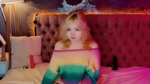 Snapshot of emilyangels chatting on June 20, 7:44 am Baby Emelli online show from June 20, 7:44 am