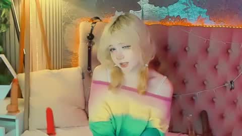 Snapshot of emilyangels chatting on July 14, 10:21 am Baby Emelli online show from July 14, 10:21 am