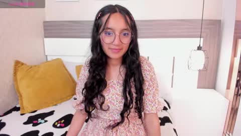 Snapshot of emilyblussh chatting on March 9, 6:23 pm Emily Bluush online show from March 9, 6:23 pm