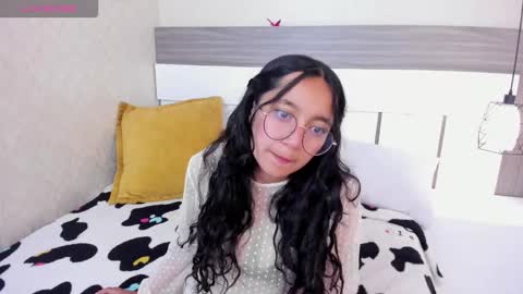 Snapshot of emilyblussh chatting on March 11, 6:47 pm Emily Bluush online show from March 11, 6:47 pm