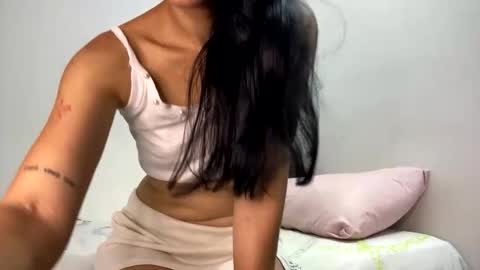 Snapshot of emilybrown01 chatting on May 26, 4:30 am emilybrown01 online show from May 26, 4:30 am