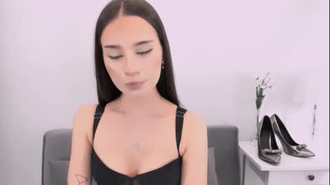 EmilyCharming online show from February 2, 9:24 pm