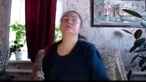 EmilyDoth online show from March 1, 5:53 am