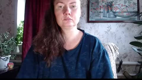 EmilyDoth online show from April 30, 9:04 am