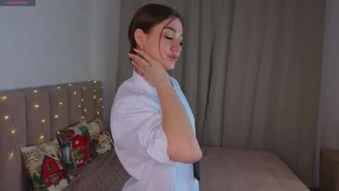 Emi online show from April 19, 3:00 pm