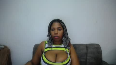 Snapshot of emilyhines__ chatting on June 6, 8:02 pm Emilyhines online show from June 6, 8:02 pm