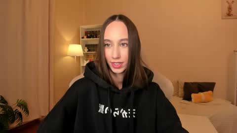 Snapshot of emilyhoston chatting on May 14, 8:04 pm Alina online show from May 14, 8:04 pm