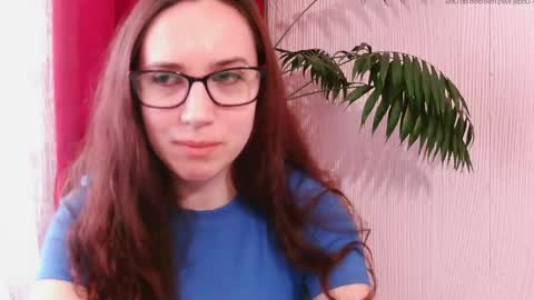 Snapshot of emilyhotflirt chatting on May 7, 4:12 pm Emily online show from May 7, 4:12 pm