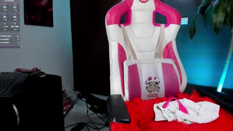 Emily Jhonson online show from February 27, 6:09 pm