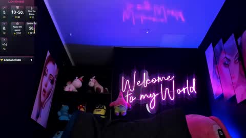 Snapshot of emilyjhonson_1 chatting on April 21, 6:23 pm Emily Jhonson online show from April 21, 6:23 pm