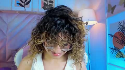 Emilyjonnes  online show from March 26, 8:14 pm