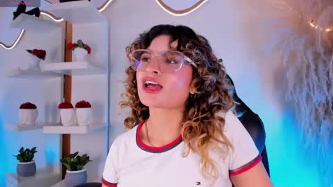 Emilyjonnes  online show from May 31, 4:09 am