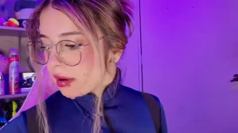 VALEEEN online show from April 2, 2:58 pm