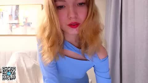 Snapshot of emilyluvo chatting on October 29, 5:14 pm Emily online show from October 29, 5:14 pm