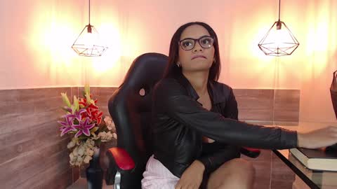 Emily  online show from December 8, 2:41 pm