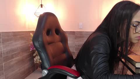 Emily  online show from December 8, 5:44 pm