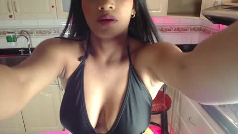 Emily  online show from December 19, 3:52 pm