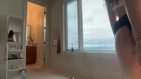 emilyparkerrr online show from February 27, 10:43 pm