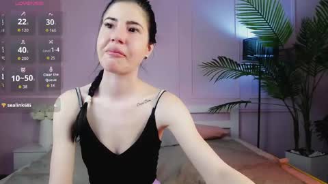 Snapshot of emilyramsey chatting on April 29, 8:48 pm Emily online show from April 29, 8:48 pm