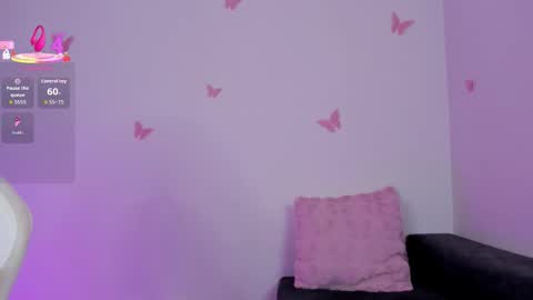 Snapshot of emilyrive chatting on October 9, 10:24 am Emily online show from October 9, 10:24 am