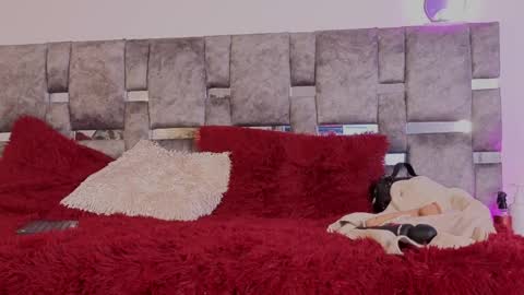 Snapshot of emilyrousex chatting on May 19, 4:35 pm emilyrousex online show from May 19, 4:35 pm