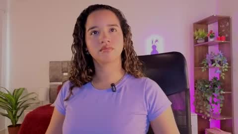 Snapshot of emilyrousex chatting on May 22, 6:13 pm emilyrousex online show from May 22, 6:13 pm
