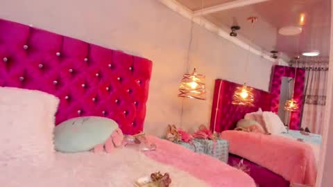 Emily online show from December 21, 9:01 am