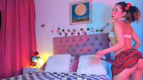 Emily Santana online show from April 4, 3:16 am