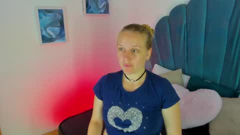 Snapshot of emilysumer chatting on July 20, 7:16 pm Summer 3 online show from July 20, 7:16 pm