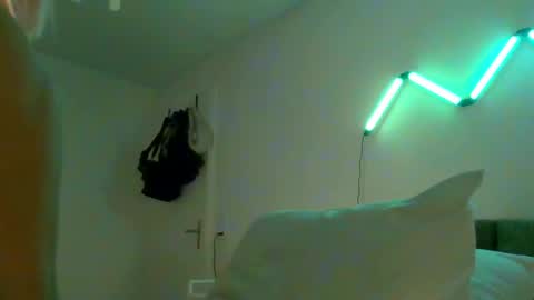 emilysworld89 online show from April 6, 8:54 pm