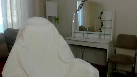 Betty online show from May 11, 1:00 am