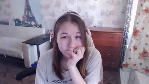 Snapshot of emilyway chatting on February 7, 8:55 am emilyway online show from February 7, 8:55 am