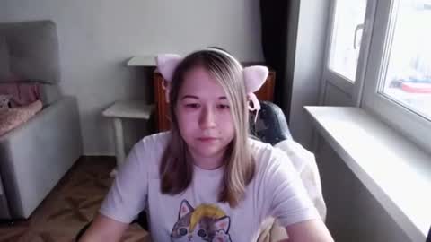 Snapshot of emilyway chatting on June 10, 9:08 am emilyway online show from June 10, 9:08 am