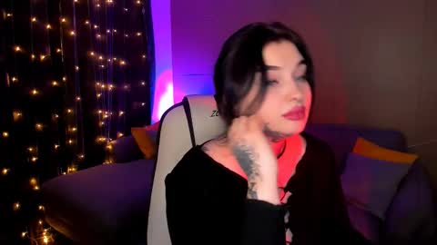 Snapshot of emilywoods_ chatting on November 20, 8:14 am Emily online show from November 20, 8:14 am