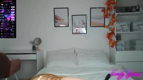 Snapshot of emilyxgrasez chatting on February 11, 10:07 pm Emily online show from February 11, 10:07 pm