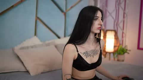 Snapshot of emilyymoon chatting on June 30, 6:47 am emilyymoon online show from June 30, 6:47 am