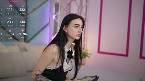 Snapshot of emilyymoon chatting on July 4, 6:08 am emilyymoon online show from July 4, 6:08 am