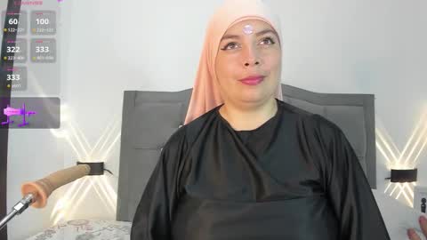 Snapshot of emira199 chatting on October 10, 1:10 pm emira199 online show from October 10, 1:10 pm