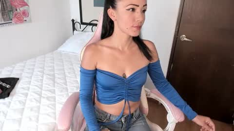 L i a    time online 7am - 1pm Gtm-5  online show from October 20, 6:30 pm