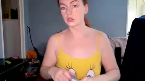 Snapshot of emliyjamesmjb chatting on November 9, 11:52 am emliyjamesmjb online show from November 9, 11:52 am