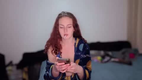 Snapshot of emliyjamesmjb chatting on January 11, 4:12 pm emliyjamesmjb online show from January 11, 4:12 pm