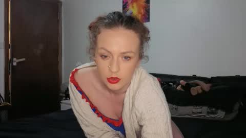 Snapshot of emliyjamesmjb chatting on March 18, 10:02 pm emliyjamesmjb online show from March 18, 10:02 pm