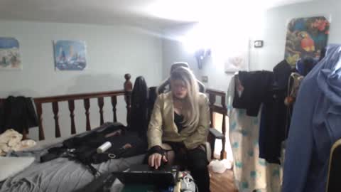 Snapshot of emma671 chatting on February 9, 10:53 am emma online show from February 9, 10:53 am