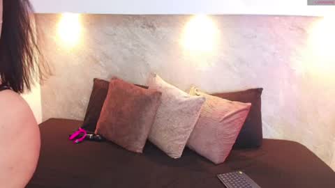 Snapshot of emma__becket chatting on June 10, 4:34 am Emma online show from June 10, 4:34 am