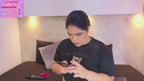 Snapshot of emma__becket chatting on June 21, 3:53 am Emma online show from June 21, 3:53 am