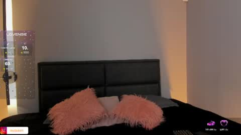 Snapshot of emma__clark__ chatting on July 10, 8:33 pm Emma Clark online show from July 10, 8:33 pm