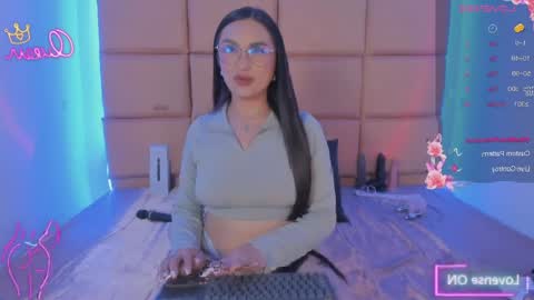 Snapshot of emma__js_ chatting on May 2, 9:42 pm emma__js_ online show from May 2, 9:42 pm
