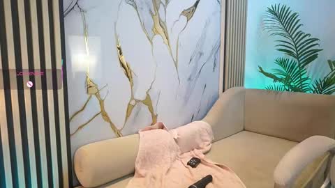 Snapshot of emma__walkerr_ chatting on April 30, 8:57 pm emma__walkerr_ online show from April 30, 8:57 pm